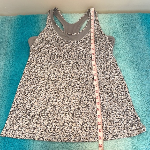 š„Lululemon Gray Patterned Women's Tank Topš„ - Picture 4 of 5
